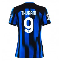 Camisa de Futebol Inter Milan Marcus Thuram #9 Equipamento Principal Mulheres 2023-24 Manga Curta